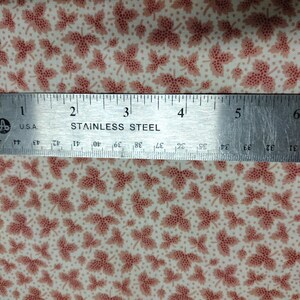 Chanteau De Chantilly van French General voor Moda Fabrics 13946-16 Cloute Pearl verkocht per 1/2 yd.