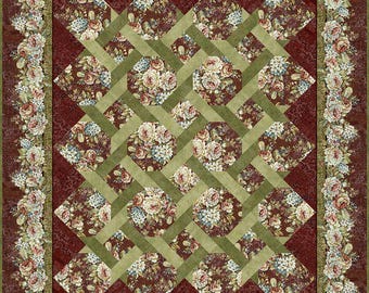 Puede incluir: Un edredón floral con un esquema de color burdeos y verde oliva. El edredón presenta un patrón repetitivo de medallones florales y formas de diamante, enmarcado por un borde floral. El diseño es intrincado y detallado.