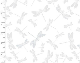 Tint van Timeless Treasures C7717-Wit op witte libellen, verkocht per 1/2 yd.