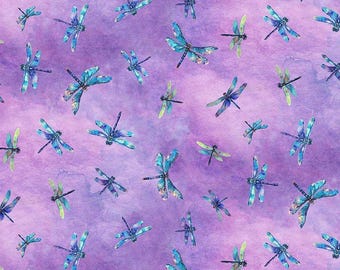 Libelle im Nebel Fliegende Libellen von Timeless Treasures NATURE-CD3895 Lavendel wird per 0,5m verkauft.