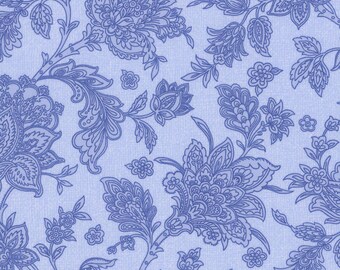 Könnte beinhalten: Ein nahtloses Muster mit hellblauem Hintergrund, verziert mit einem detaillierten floralen Design in einem dunkleren Blauton. Das Muster zeigt stilisierte Blumen, Blätter und Ranken und bietet eine klassische, elegante Ästhetik.