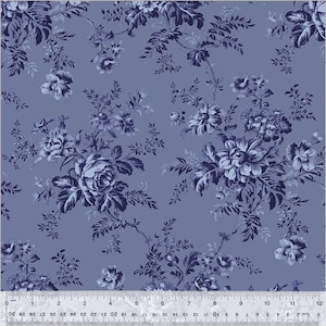 Könnte beinhalten: Ein blauer Stoff mit floralem Muster, das sich aus blauen Blumen und Blättern auf hellblauem Hintergrund wiederholt.