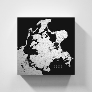 Metallschild Rügen, Karte im minimalistischen Design, Druck auf echtem Metall, Deko für Zuhause & Büro, maritime Ostsee-Deko von vmaps