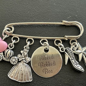 BIBBIDI BIBBIDI BOO  Cinderella Inspred Kilt Pin Brooch Scarf Pin