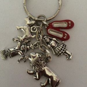 WIZARD OF OZ Inspired Key Ring Bag Charm 5 Tibetan Silver Charm Great Present in gift bag