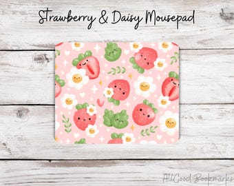 Strawberry & Daisy Mouse Pad – Cute Cottagecore Desk Mat for Readers, Writers And Students | Kawaii Pink Office Gift