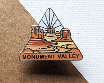 Monument Valley Navajo Tribal Park - Tse’Bii’Ndzisgaii - Accessories Gift for Outdoorsy and Nature Hiking Lovers