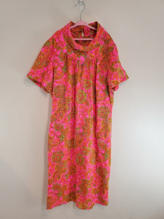 1970s Cowl Neck Paisley Pattern Maxi Dress (S/M)
