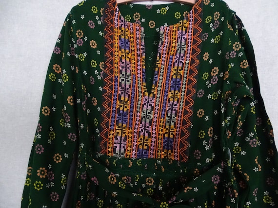 Rare! Vintage Afghan dress with flowers and embroi