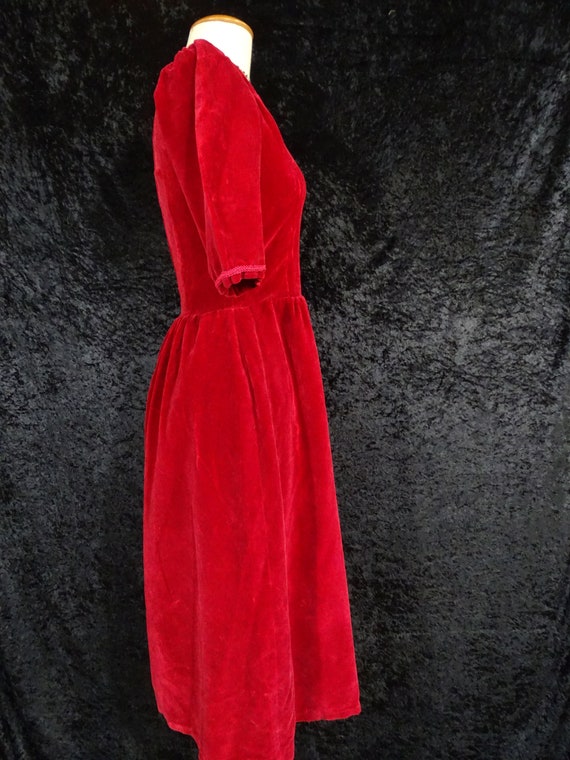 Stunning vintage red velvet dress, 80s/90s, handm… - image 5