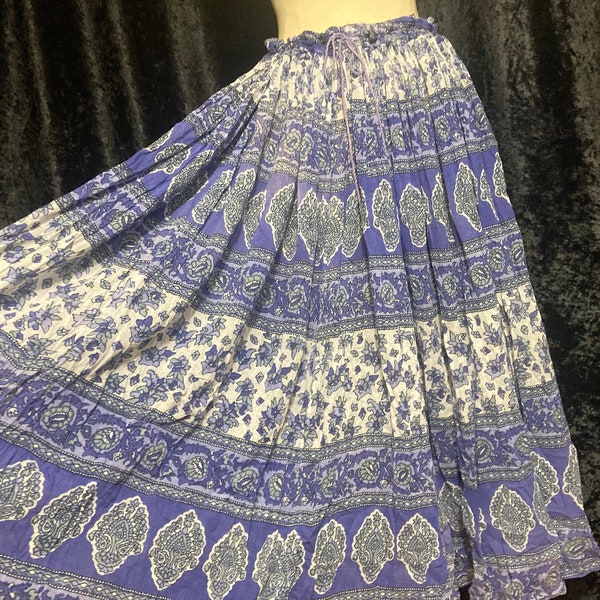 Vintage skirt in cotton gauze, floral patterns, 70s. Made in India.