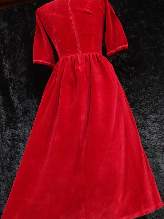 Stunning vintage red velvet dress, 80s/90s, handm… - image 8