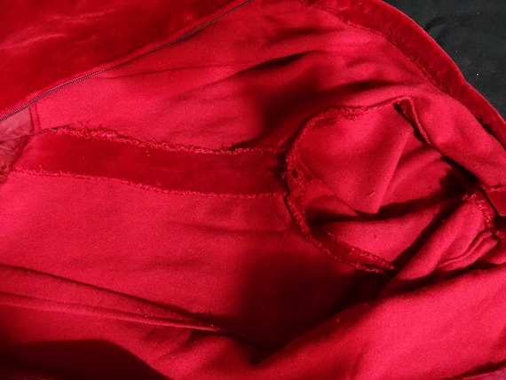 Stunning vintage red velvet dress, 80s/90s, handm… - image 10