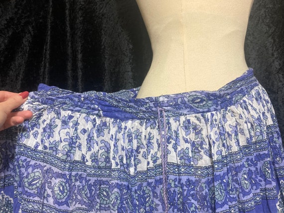 Vintage Cotton Gauze Skirt, Floral Patterns, 70s. Made in India 