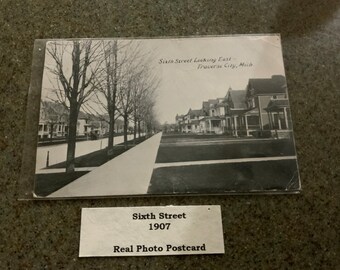 Postal Sexta calle Traverse City, Michigan 1907