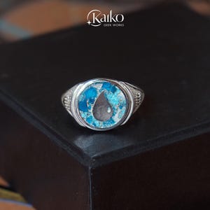 Anello con sigillo MTG Isola Mana Blu Pietra Naturale Ricostituita Argento Sterling 925 di KAIKO