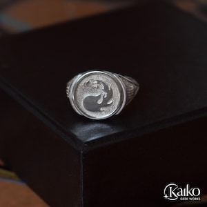 Anillo de sello MTG Mountain Red Mana en plata de ley 925 de KAIKO