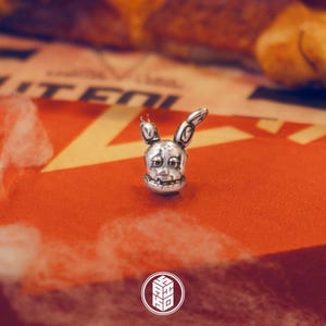 Springtrap-berlock från Fnaf tillverkad i 925 sterlingsilver av KAIKO