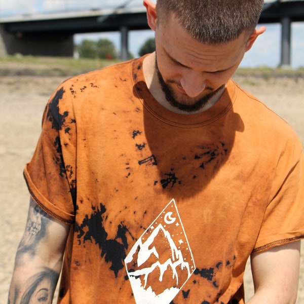 Batik T-Shirt aus Baumwolle mit Wanderlust Motiv