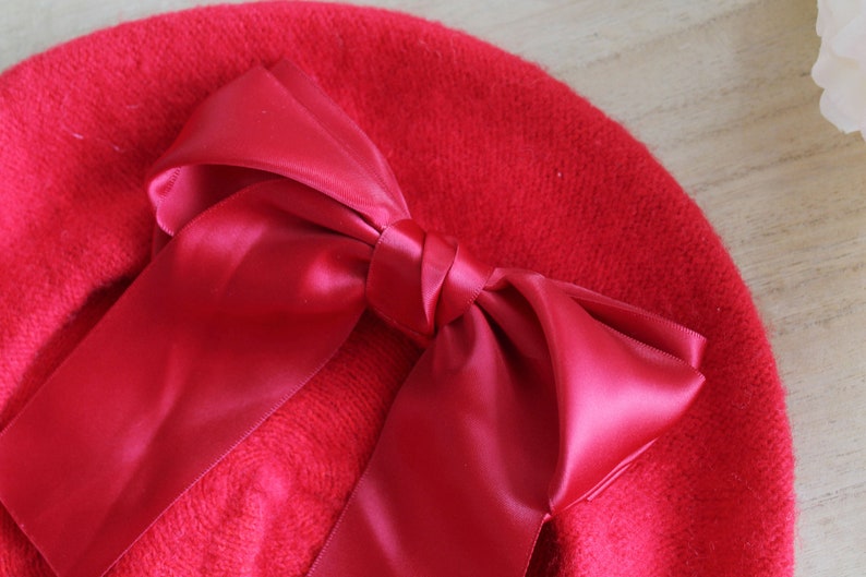 Women's red wool beret with handmade silk bow, autumn beret, winter beret, light academia dark academia beret, Parisian image 4