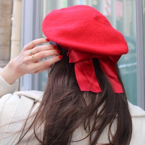 Women's red wool beret with handmade silk bow, autumn beret, winter beret, light academia dark academia beret, Parisian image 2