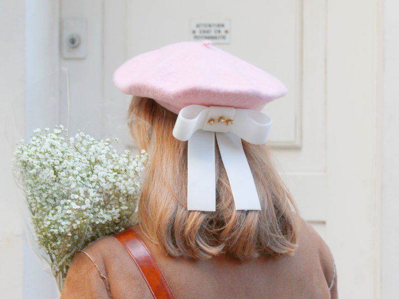 Women's pink wool beret with handmade velvet bow, autumn beret, winter beret, Parisian beret, light academia, cottagecore image 3