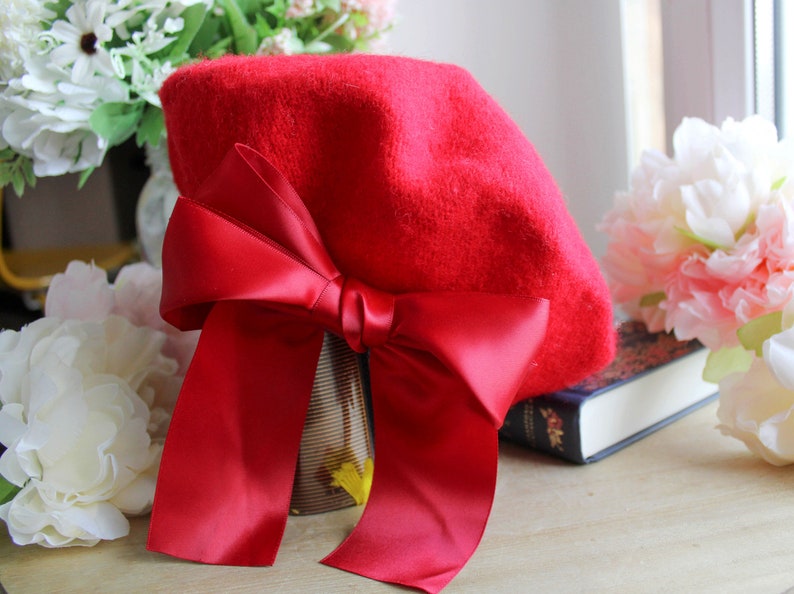 Women's red wool beret with handmade silk bow, autumn beret, winter beret, light academia dark academia beret, Parisian image 1