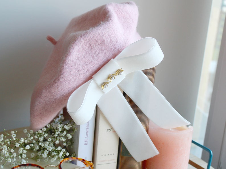 Women's pink wool beret with handmade velvet bow, autumn beret, winter beret, Parisian beret, light academia, cottagecore image 1