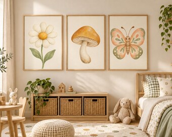 Juego de 3 láminas decorativas para habitación infantil con motivos de bosque, setas, mariposas y margaritas, arte natural en acuarela.