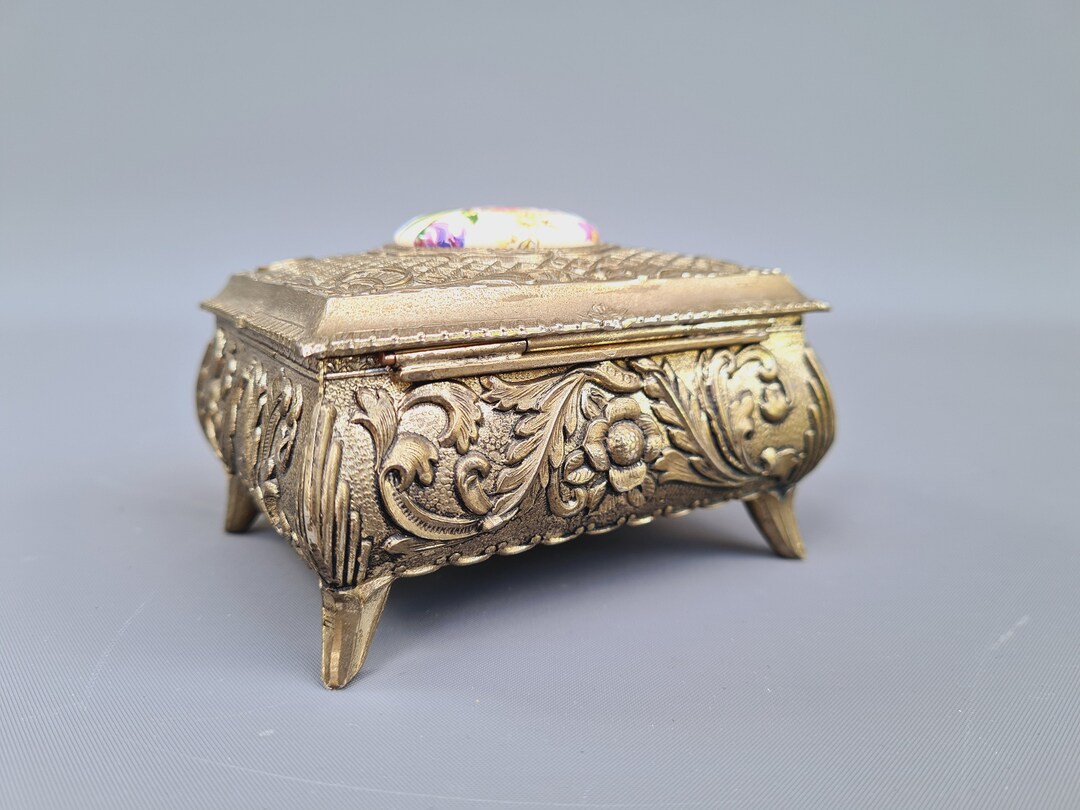 * vintage Jewelry box ୨୧ * 陶器製の小さな パニエ vintage Jewelry box ୨୧ * 陶器製の小さな パニエ