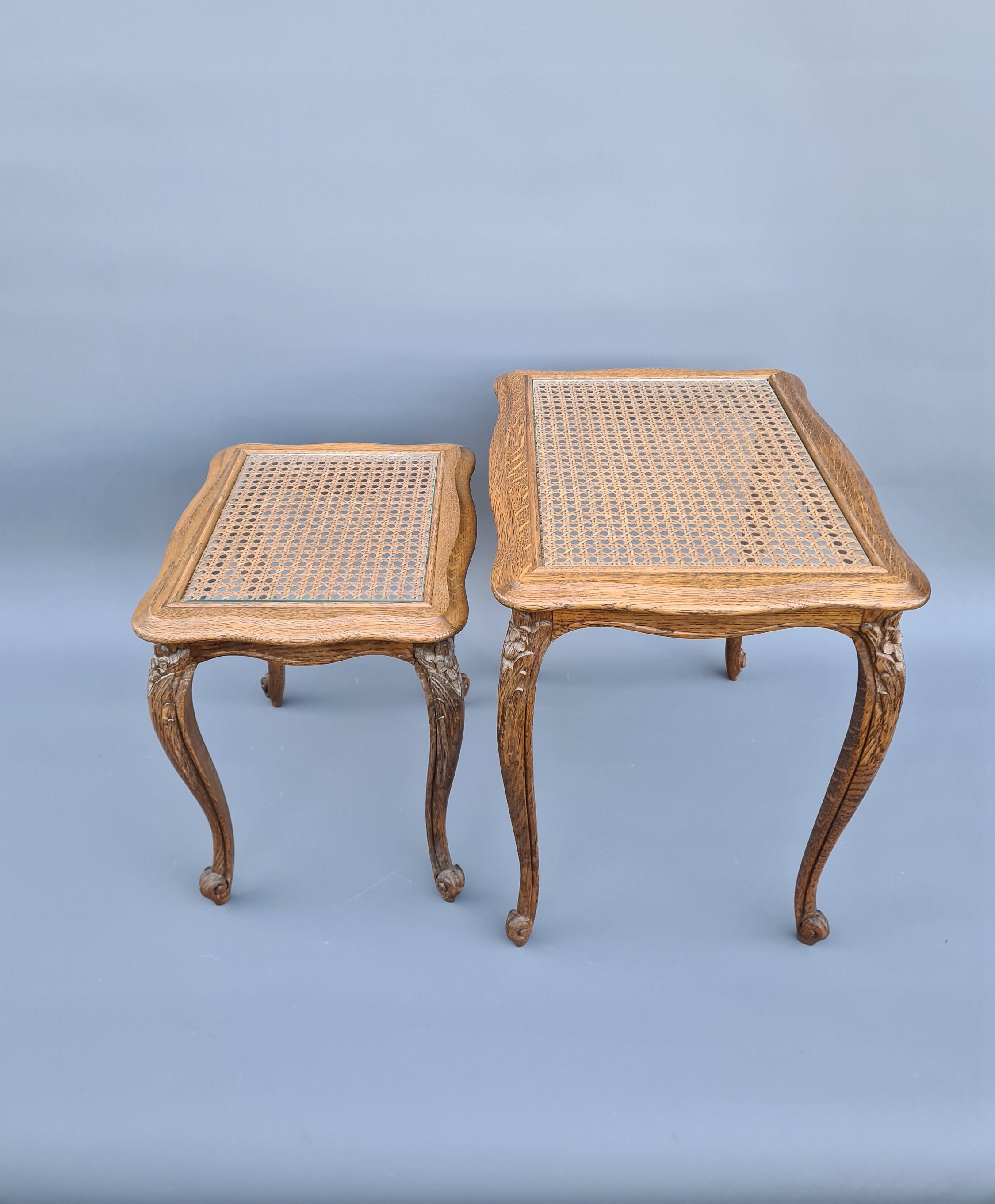 paire de élégantes tables gigognes style louis xv ++