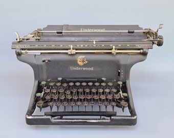 Machine à écrire ancienne « Underwood » ++