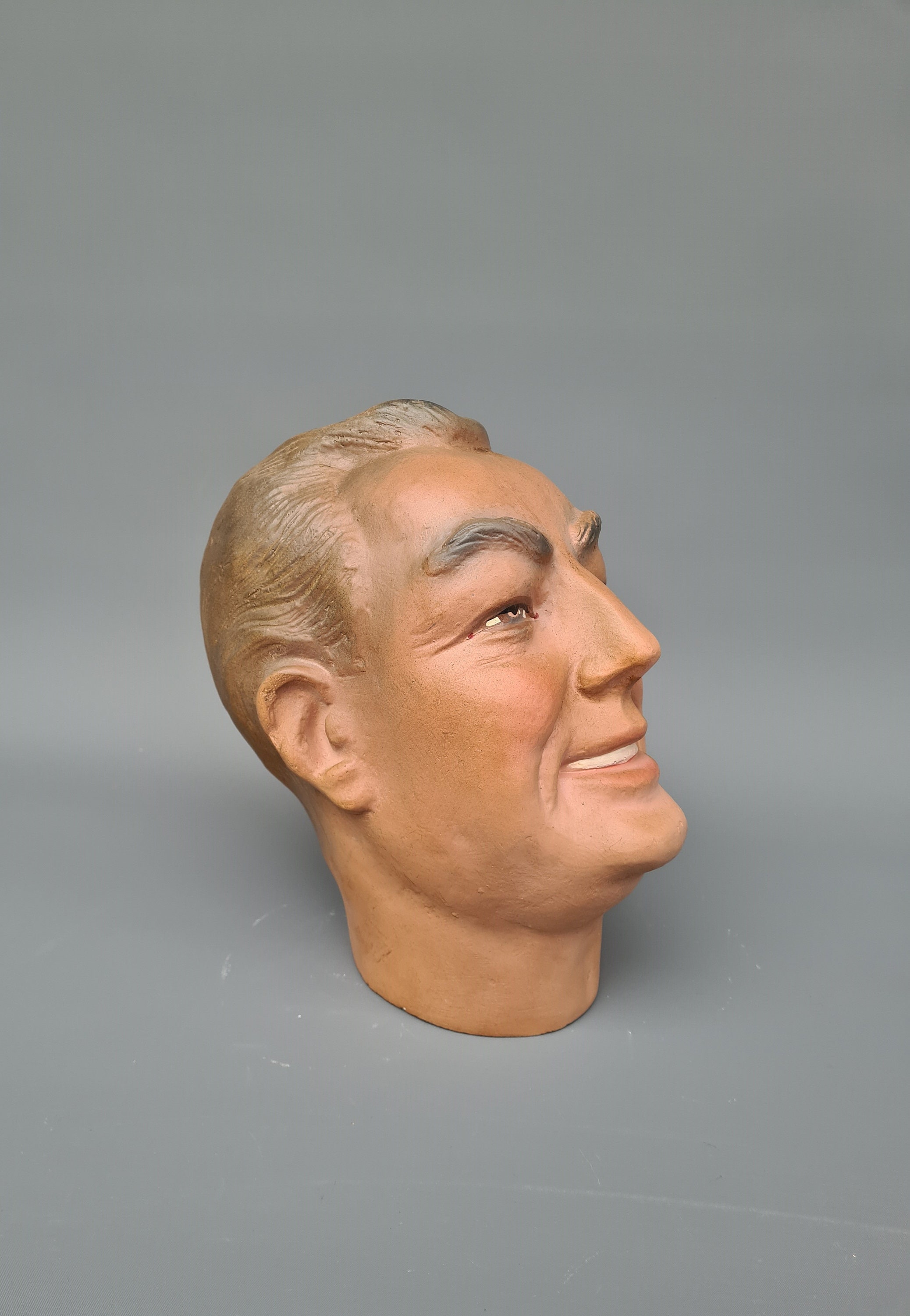 Gipskopf von einer Schaufensterpuppe ++
