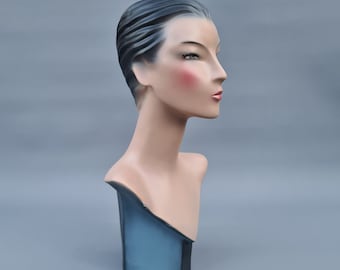 Large plaster head from a mannequin, Art Deco style ++