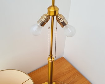 Large Hollywood Regency brass table lamp ++