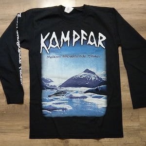 KAMPFAR - Mellom Skogkledde Aaser (Longsleeve T-Shirt) Officially Licensed