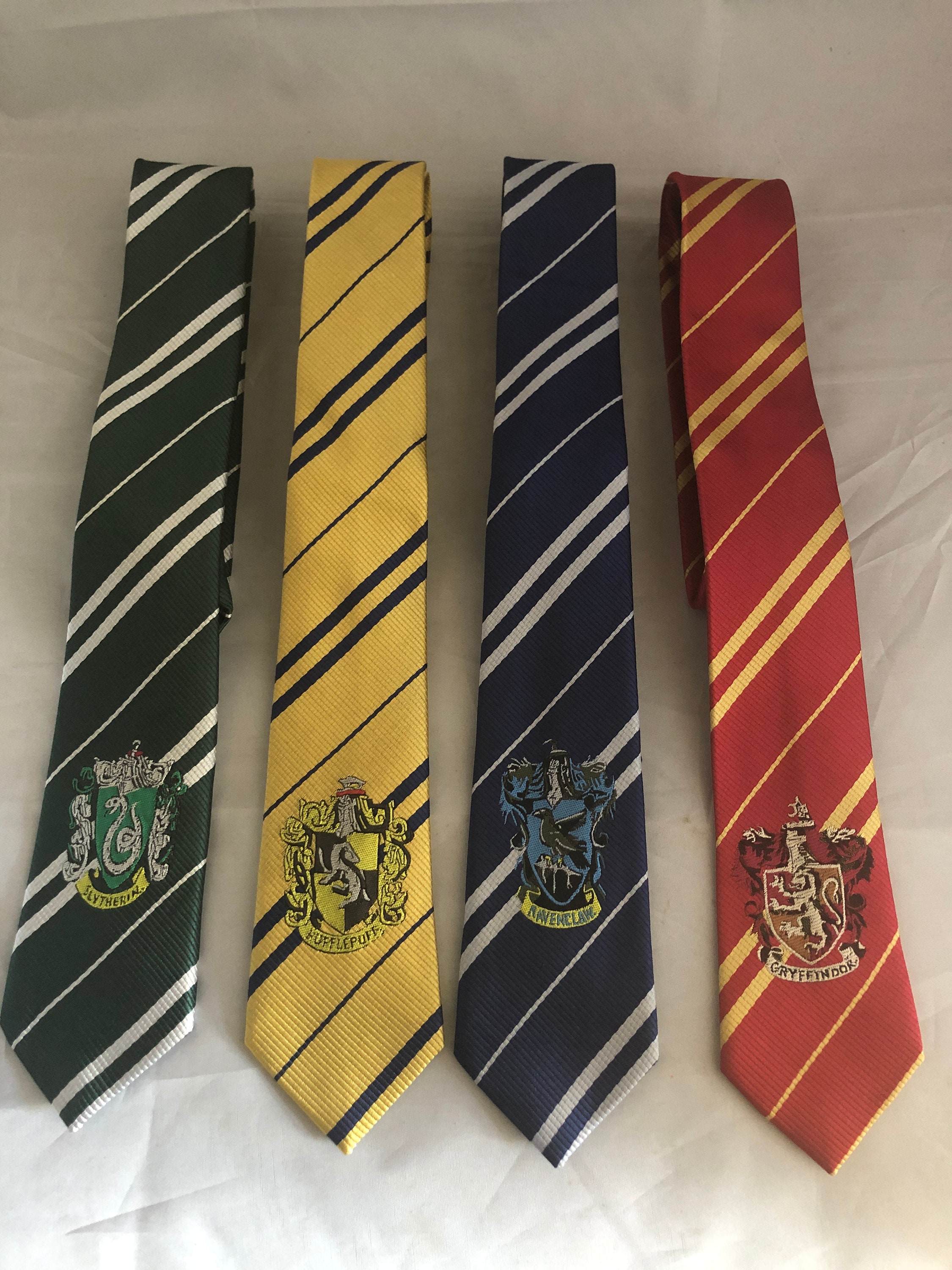 Harry Potter Necktie - Choose a house Tie - Gryffindor Slytherin Ravenclaw  Hufflepuff - Misprinted - free delivery