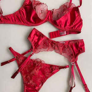 Red Floral Lingerie Set Classy - Lace Flower Bra and Panty Set with Garter Belt  - Ideal Romantic Birthday or Valentines Day Gift