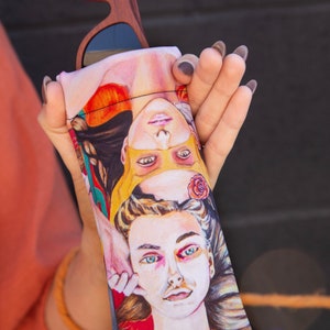 Twist of Fate Glasses Pouch