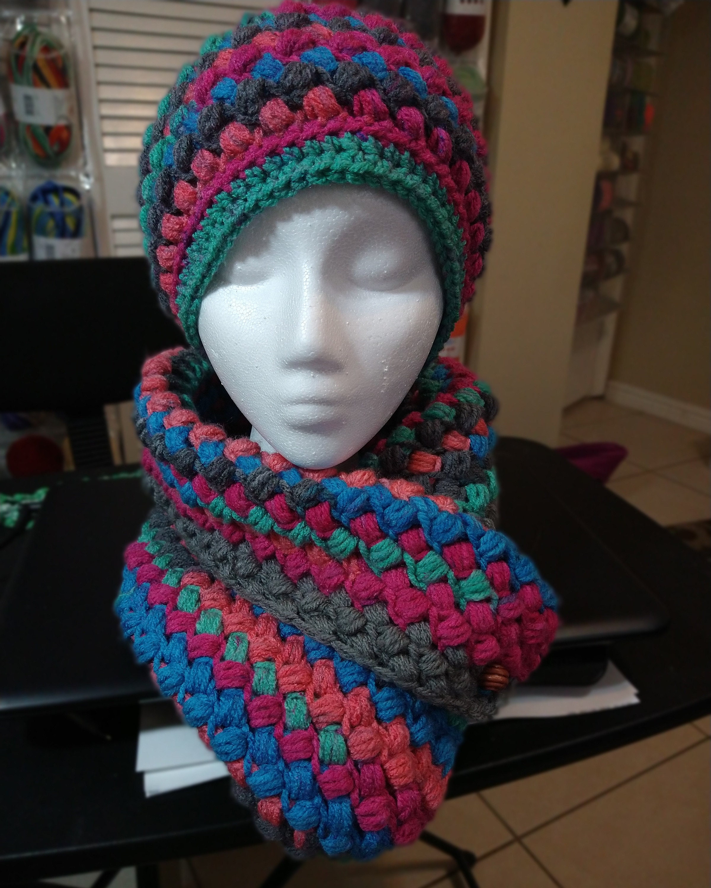 Multi Color Bean Stitch Hat and Cowl 