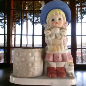Figura decorativa de macetero vintage de niña con gatitos de Jasco