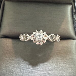 Authentic Christian Dior Natural Diamond Solid PT900 Platinum 3 Stone Designer Luxury Dainty Floral Estate Engagement Ring 3.2g Size 5.75
