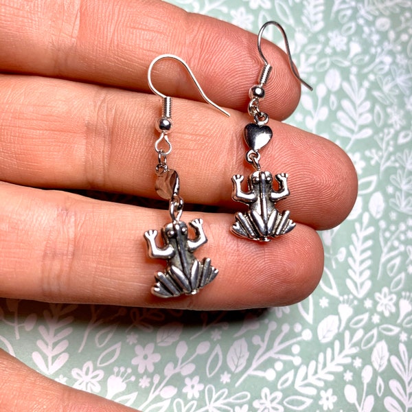 Frog earrings - handmade, great gift, aquarist gift. Elven jewelry, amphibian jewelry