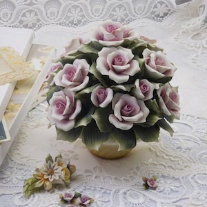手作りの美しい磁器の花のバスケット カポディモンテスタイル フラワー ヴィンテージ