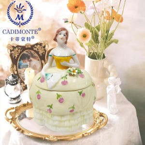 Vintage belle dame boîte à bijoux figurine porcelaine figurines faites main