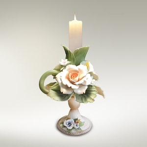 手作りの美しい花のキャンドルホルダー、磁器の花、カポディモンテスタイルのセラミックキャンドルスタンド、母の日に最適なギフトです。