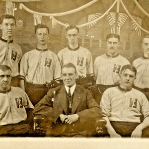 Postcard Antique Real Photo showing AIC Rugby Team , UK. L3