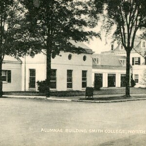 Postcard Early View of Alumnae Building at Smith College, Northampton, MA. P4