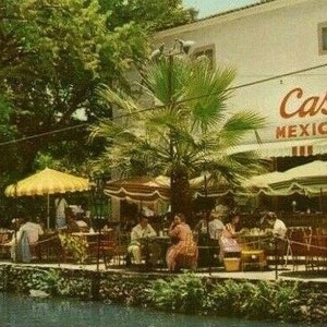 Postcard Famous Casa Rio Mexican Restaurant on San Antonio River, TX S2