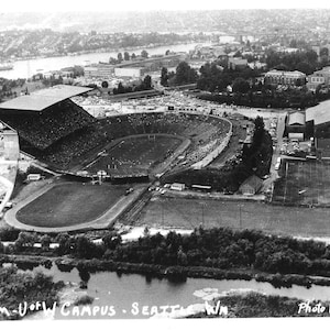 Carte postale RPPC Vue aérienne du stade de l'université de Washington à Seattle, WA.